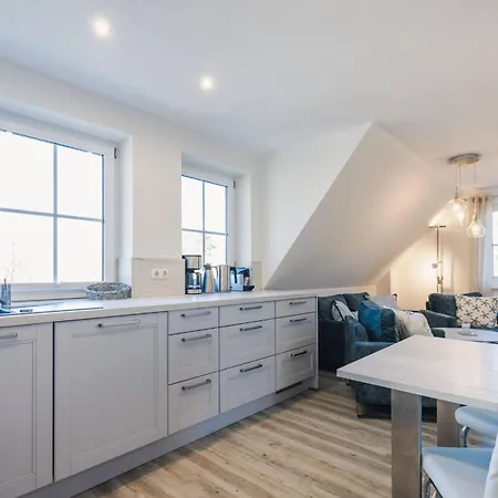 Strandbuhne 15 Og * 青斯特